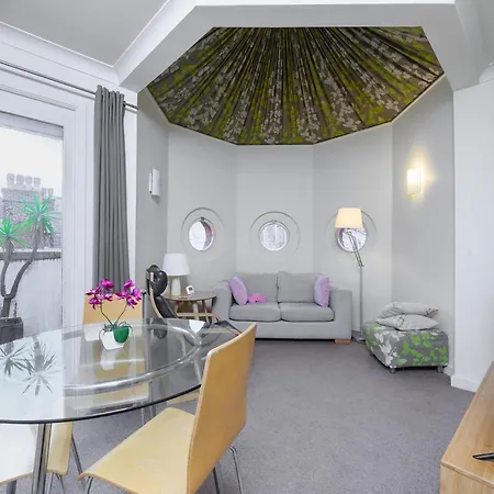 The Aristocrat - Fitzrovia - By Frankie Says Apartment